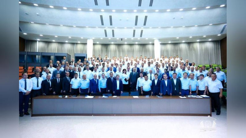 'Ibrohim Abdurahmonov professional ta`lim muassasalari rahbarlari bilan uchrashdi'ning rasmi