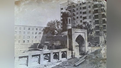 'Kohota Buzruk masjidi qaerda joylashgan?'ning rasmi