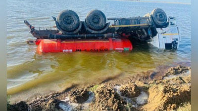 'YTHda KamAZ, PAZ 32053 va Daewoo Nexia avtomashinalari ishtirok etgan'ning rasmi