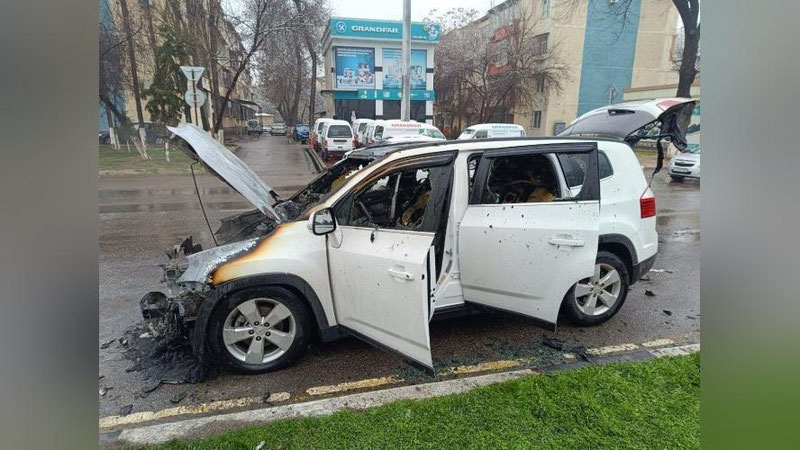 'Toshkentda harakatlanib ketayotgan “Orlando” yonib ketdi ( video)'ning rasmi