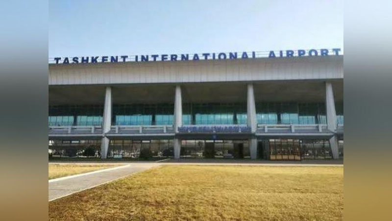 'Toshkent xalqaro aeroporti nazoratchisi 1800 AQSh dollari bilan ushlandi'ning rasmi