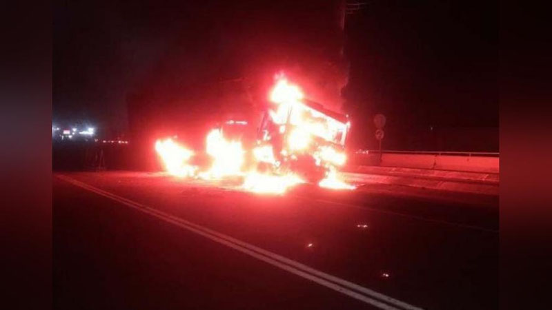 'Qamchiq dovonida yuk mashinasi yonib ketdi'ning rasmi