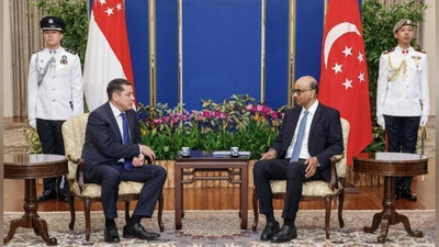 'Yangi elchi Singapur Prezidenti Tarman Shanmugaratnamga ishonch yorliqlarini topshirdi'ning rasmi