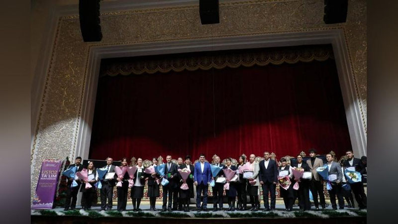 'Bir qator samarqandlik faol o`qituvchilar taqdirlandi'ning rasmi