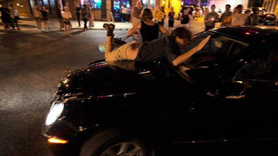 '​АҚШНИНГ МИССУРИ ШТАТИДА АВТОМОБИЛЬ ОДАМЛАРНИ БОСИБ КЕТДИ'ning rasmi