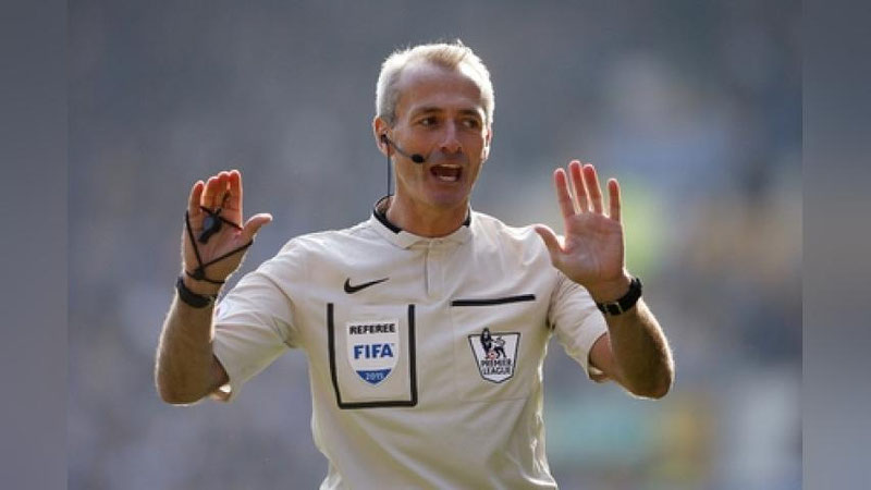 Изрображение 'Годовой заработок футбольного арбитра больше, чем у премьер-министра Британии'