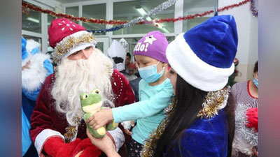 '«Biz sen bilan birgamiz!» bayram tadbirlari bemor bolalarga quvonch ulashmoqda'ning rasmi