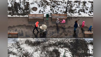 'Москва боғчаларидан бирида уч ёшли қиз сайр вақтида музлаб ўлиб қолди'ning rasmi