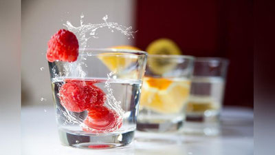 'Giyohli sharbat yoki gazli suv: qaysini tanlaysiz?'ning rasmi