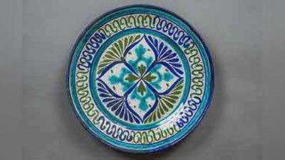 Изрображение 'Альбом "Керамика Риштана" от Всемирного общества презентуют на форуме в Ферганской области'