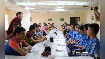 'Mehribonlik uyining chempion bolalari uchun iftorlik dasturxoni yozildi (foto+video)'ning rasmi