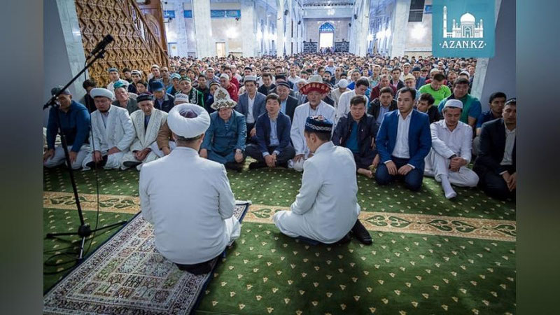 'Қозоғистоннинг барча масжидларида жума намозидан олдин ўзбек йигитлари ҳаққига Қуръон тиловат қилинади'ning rasmi