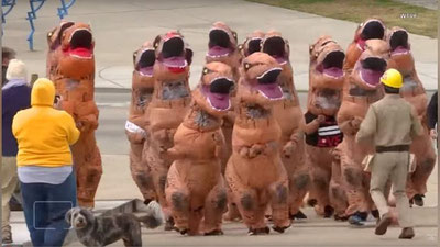 Изрображение 'В НЭШВИЛЛЕ ПРОШЕЛ ЕЖЕГОДНЫЙ ЗАБЕГ ДИНОЗАВРОВ (ВИДЕО)'