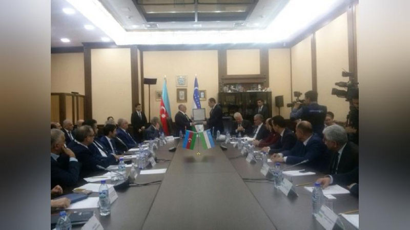 'Ozarbayjon va mahalliy tadbirkorlar ishtirokida biznes-forum bo`lib o`tdi 'ning rasmi