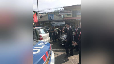 Изрображение 'ИЗ-ЗА ПРОБКИ ПРЕЗИДЕНТУ ИНДОНЕЗИИ ПРИШЛОСЬ ИДТИ ПЕШКОМ НА МЕРОПРИЯТИЕ'