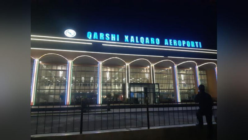 '“Қарши” аэропортида одамлар тирбандлиги юзага келди. “Uzbekistan Airports” ҳолат бўйича расмий баёнот берди'ning rasmi