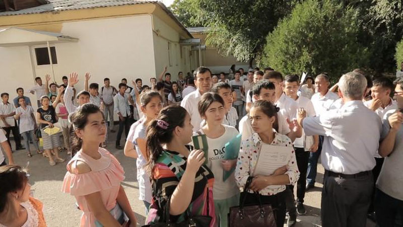 '​ТОШКЕНТ ПЕДИАТРИЯ ТИББИЁТ ИНСТИТУТИ ҚАБУЛ КОМИССИЯСИ АБИТУРИЕНТЛАРНИ: “3 КУНДАН СЎНГ ФАЛОН СОАТДА КЕЛАСИЗ” ДЕЯ ҚАЙТАРМОҚДА'ning rasmi
