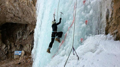 Изрображение 'СОСТОЯЛСЯ ЧЕМПИОНАТ СТРАНЫ ПО ЛЕДОЛАЗАНИЮ (ФОТО)'