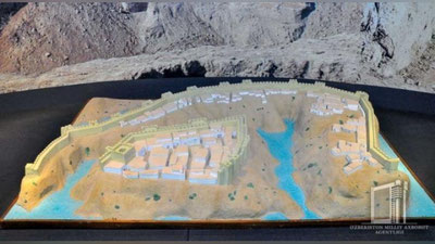 'Surxondaryoda tosh asrida ishlangan rasmlar bor'ning rasmi