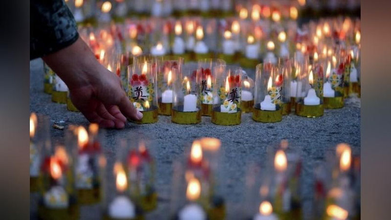 Изрображение 'ИЗ-ЗА СМЕРТИ КОРОЛЯ В ТАИЛАНДЕ НАСТУПИЛ "ЧЕРНЫЙ ГОД"'