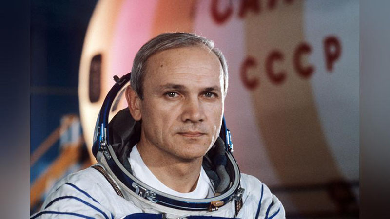 'MAShHUR KOSMONAVT VLADIMIR JONIBEKOV IShTIROKIDA PRESS-QAHVA TAShKIL ETILDI'ning rasmi