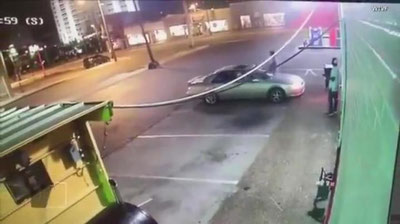 'AQShda bir qiz shilqim yigitning dastidan jabr ko`rdi (Video)'ning rasmi