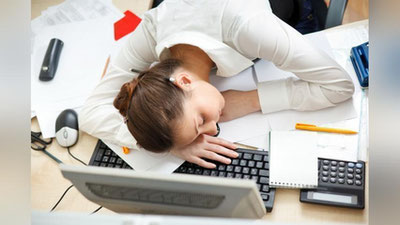 'Shifokorlar ish joylarida xodimlarga tushlikdan so`ng mizg`ib olishga ruxsat berilishini so`rashmoqda 'ning rasmi