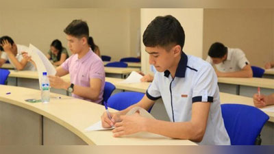 'O`qishga kira olmagan yana 100 abiturient talaba bo`ldi'ning rasmi
