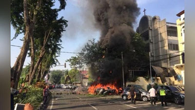 'Indoneziyada  ketma-ket uchta cherkovda portlash sodir etildi'ning rasmi