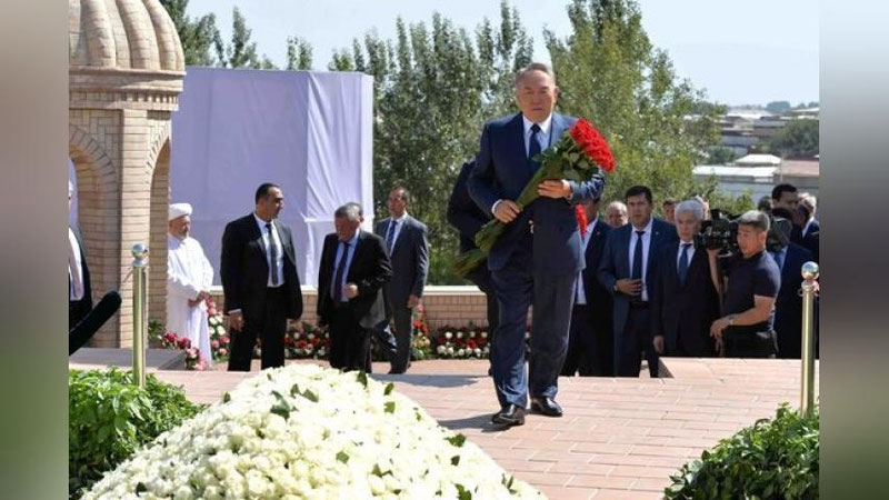 Изрображение 'НУРСУЛТАН НАЗАРБАЕВ ОТДАЛ ДАНЬ УВАЖЕНИЯ ПАМЯТИ ИСЛАМА КАРИМОВА'