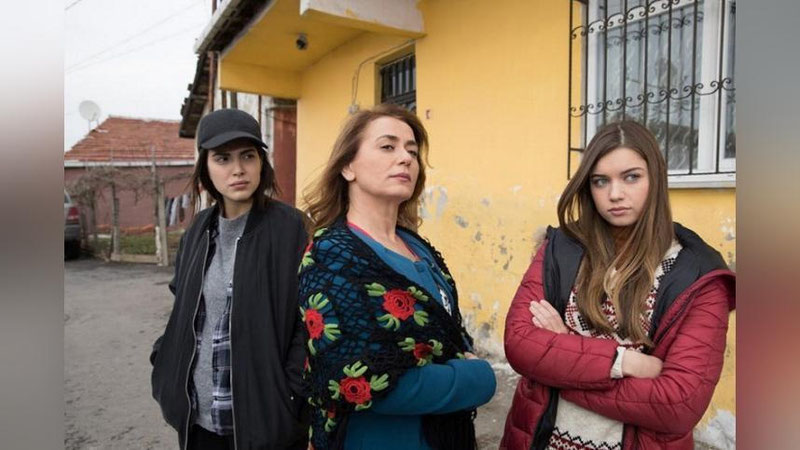 'Boylikka o`ch ona hikoyasi “Fazilat xonim va qizlari” serialida  'ning rasmi