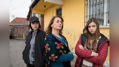 'Boylikka o`ch ona hikoyasi “Fazilat xonim va qizlari” serialida  'ning rasmi