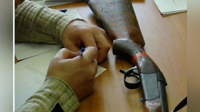 'Samarqandlik erkak o`z xonadonidan qurol topib oldi'ning rasmi