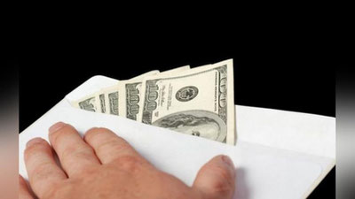 '"O`zbekiston temir yo`llari" xodimi 7500 dollar pora bilan qo`lga olindi 'ning rasmi