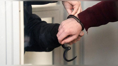 'Qidiruvda bo`lgan firibgar O`zbekistonga qaytarildi'ning rasmi