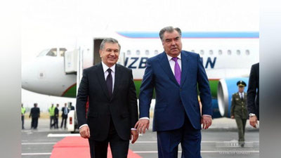 'Davlatimiz rahbarini Emomali Rahmon kutib oldi'ning rasmi