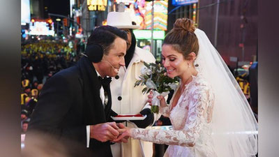 'SARATONGA ChALINGAN AKTRISA JONLI EFIR PAYTIDA SEVGANIGA TURMUShGA ChIQDI (VIDEO)'ning rasmi