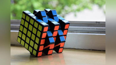 'Rubik kubigi sakkiz soniyada terildi (Video) 'ning rasmi