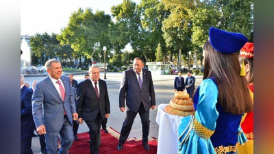 'O`ZBEKISTON RESPUBLIKASI MADANIYaT VAZIRI TATARISTON RESPUBLIKASI PREZIDENTI BILAN UChRAShDI     'ning rasmi