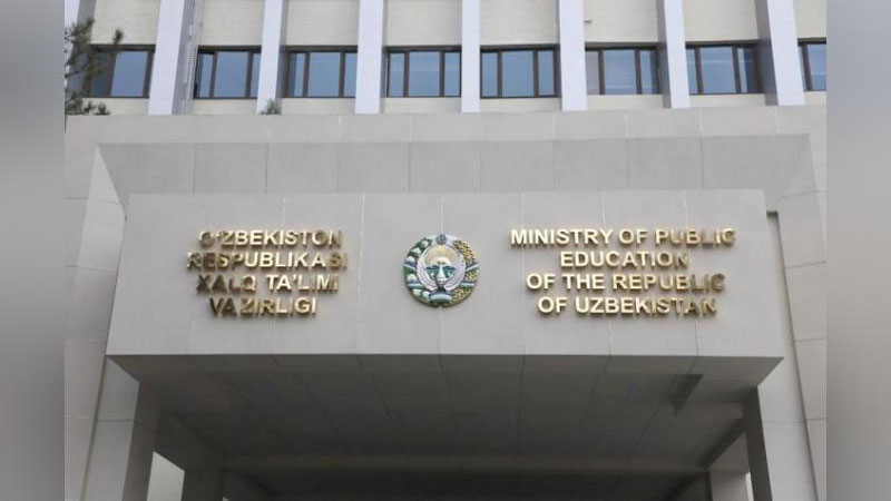 'Vazirlik farzandining maktabini o`zgartirmoqchi bo`lgan ota-onalarga murojaat qildi'ning rasmi