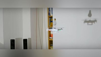 Изрображение 'ПОЛЬСКИЙ ПРОГРАММИСТ НАУЧИЛ КВАДРОКОПТЕР ВКРУЧИВАТЬ ЛАМПОЧКУ (ВИДЕО)'