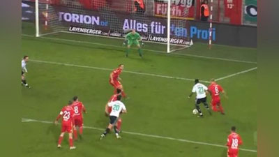 Изрображение 'В ГЕРМАНИИ ЖЕНЩИНА-АРБИТР СТАЛА АВТОРОМ ГОЛЕВОЙ ПЕРЕДАЧИ (ВИДЕО)'