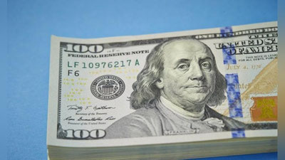 'Dollarning rasmiy kursi tushdi'ning rasmi