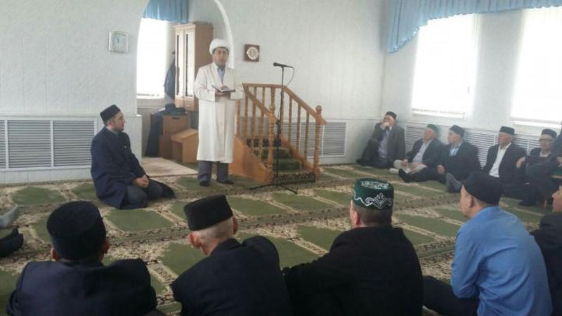 '​Rossiya Federasiyasi juma namozlarida o`zbekistonlik imomlar ma`ruza qildilar'ning rasmi