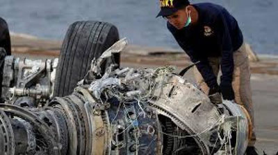 'Boing 737 samolyoti uchuvchining aybi bilan falokatga uchragan bo`lishi mumkin 'ning rasmi