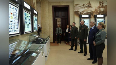 'Qurolli Kuchlar akademiyasiga Rossiya delegasiyasi tashrif buyurdi'ning rasmi