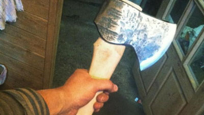 '​Moskvada 3 nafar noma`lum shaxs bolta bilan aloqa saloniga hujum qildi'ning rasmi