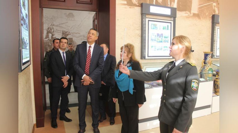 'Turkiya harbiy mutaxassislari O`zbekiston Qurolli Kuchlari akademiyasida mashg`ulotlar o`tkazadi'ning rasmi