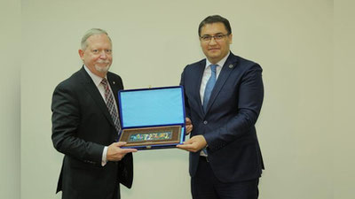 'Ruslanbek Davletov Amerika yuristlari assosiasiyasi prezidenti bilan uchrashdi'ning rasmi