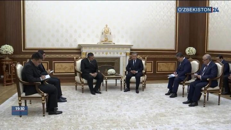 Изрображение 'РУКОВОДИТЕЛЬ УЗБЕКИСТАНА ПРИНЯЛ ЗАМГЛАВЫ ПРАВИТЕЛЬСТВА ТУРКМЕНИСТАНА'